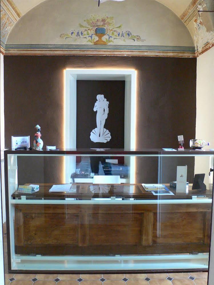 Dimora Castello Dei Conti Bed & Breakfast Trinita  Luaran gambar