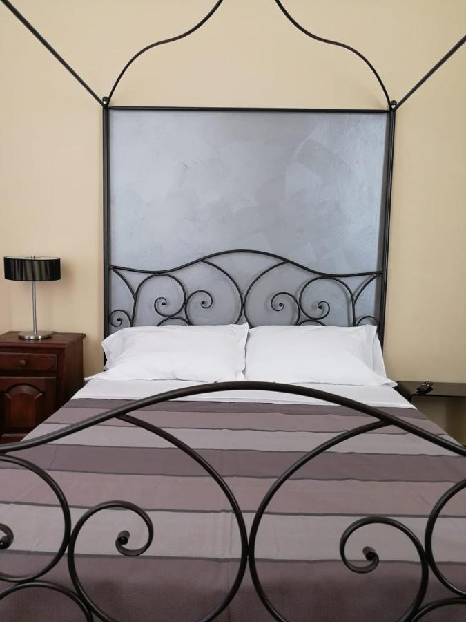 Dimora Castello Dei Conti Bed & Breakfast Trinita  Luaran gambar