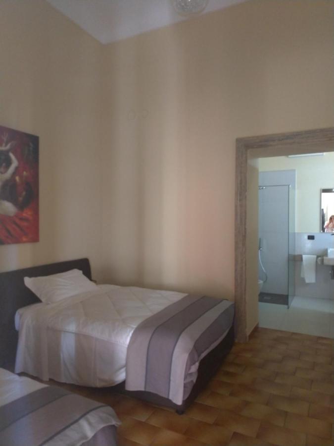 Dimora Castello Dei Conti Bed & Breakfast Trinita  Luaran gambar